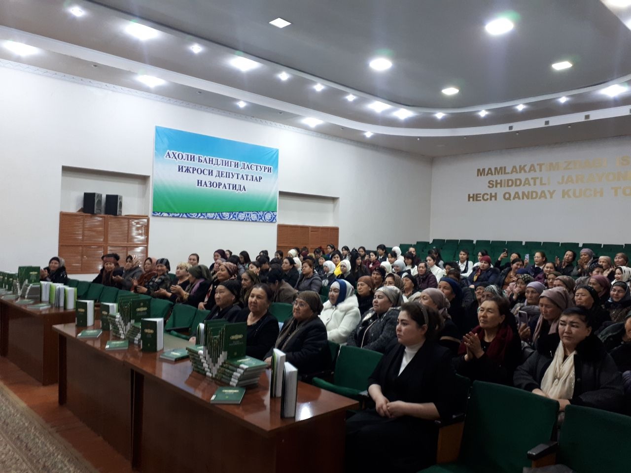 «Kitobxonlik oiladan boshlanadi, kitobxon ona — kitobxon bola» g‘oyasini keng targ‘ib qilish maqsadida targ'ibot tadbiri o'tkazildi.