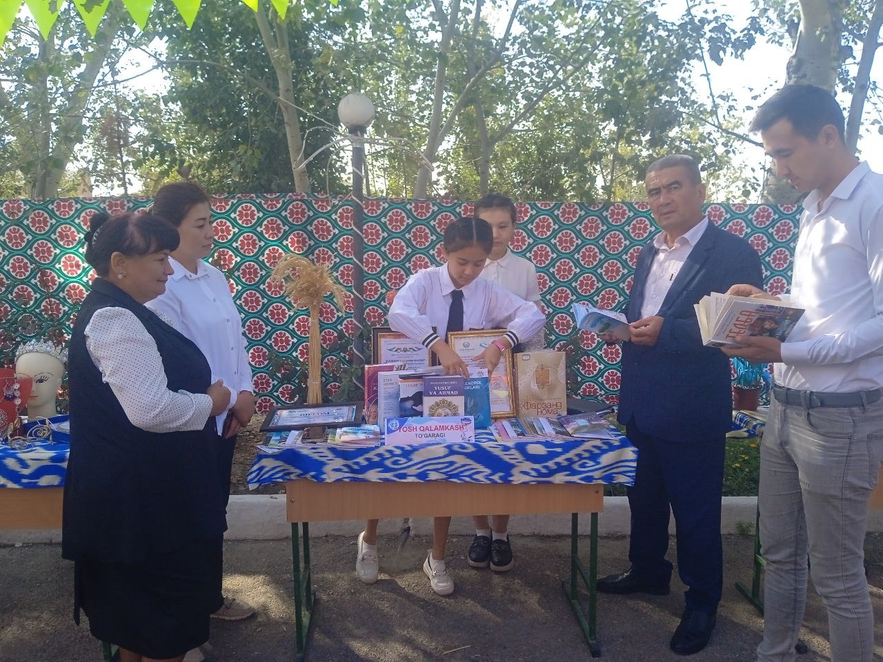 Kitob sevar millat shiori ostida "Kitob qalb gavxari, Ko'ngil ziynati"