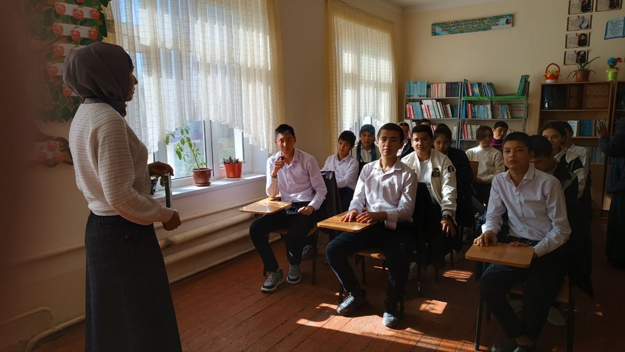 "Kitobsevar millat" oyliklari doirasida "Ikki qalb dilbandi" nomli davra suxbati tashkil etildi.