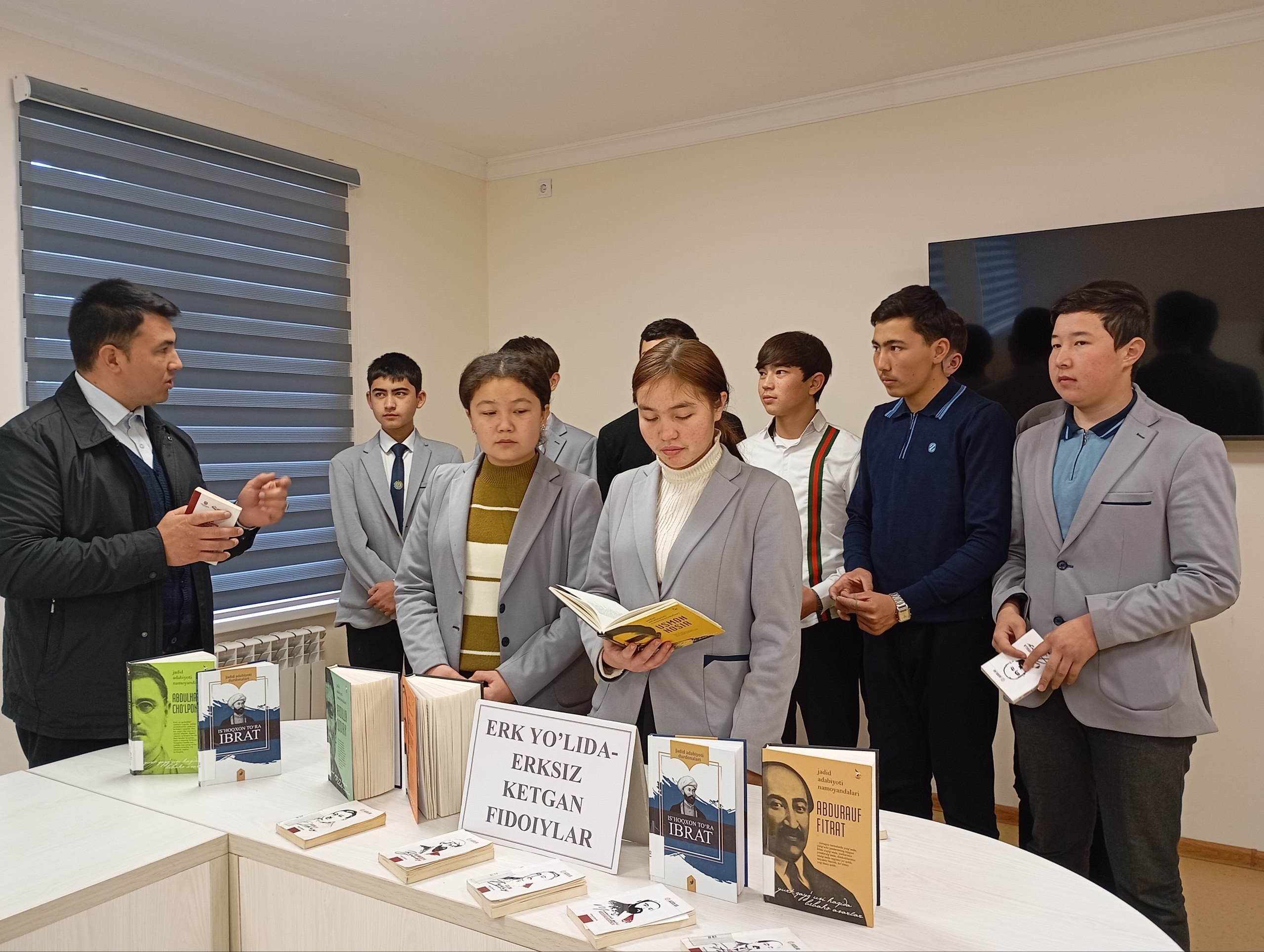 Namunaviy_koʻchma_kutubxona