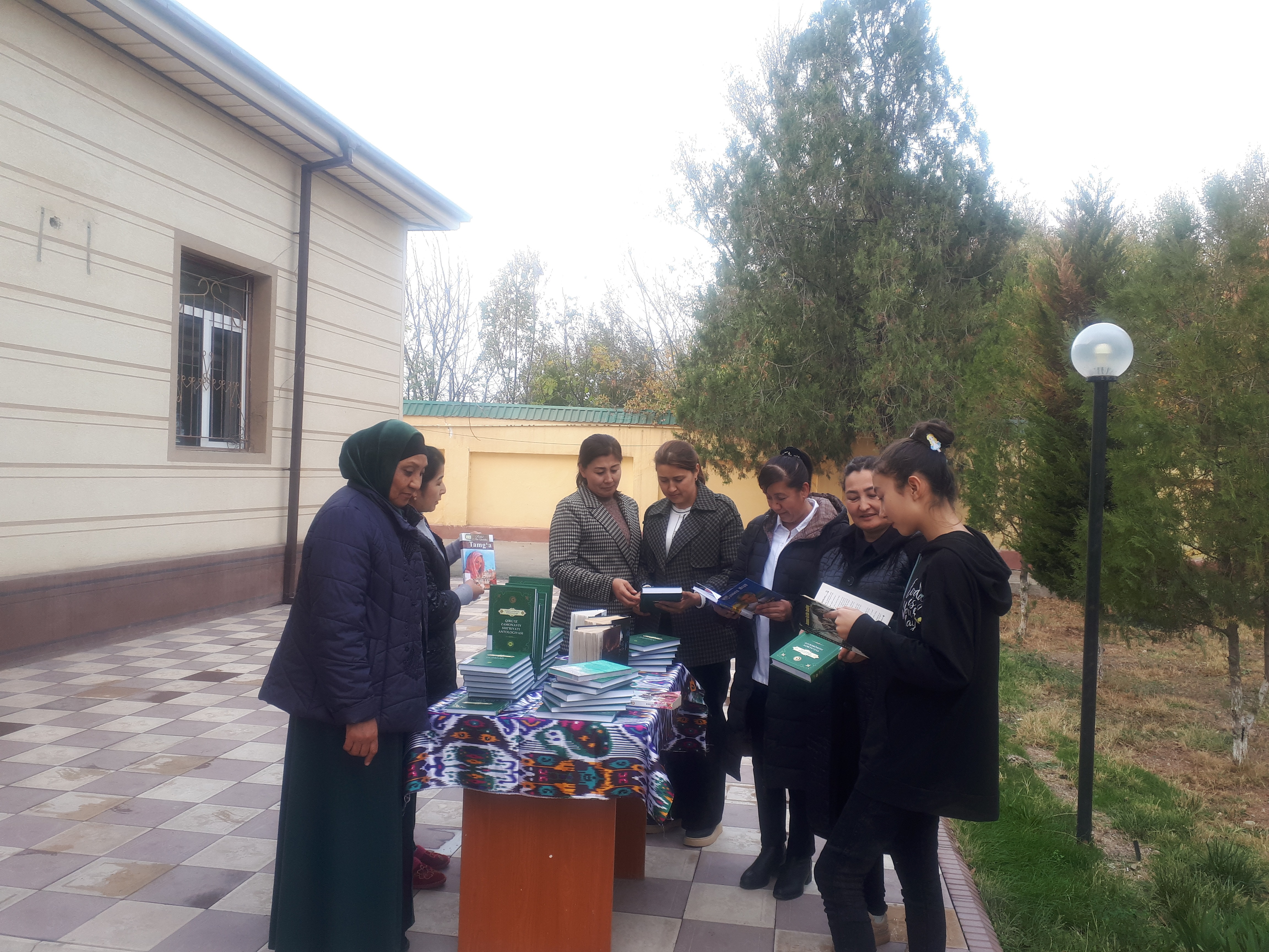 "Ochiq osmon ostida kutubxona" tadbiri bo'lib o'tdi.