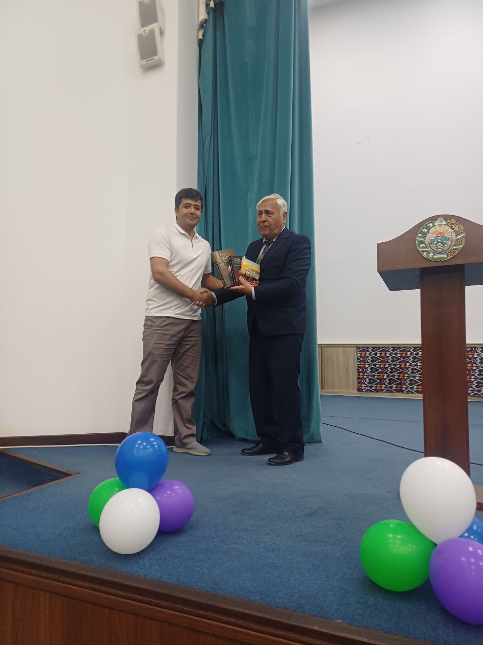 Gʻallaorol tuman Madaniyat saroyida  "Kitobxonlik haftaligi"