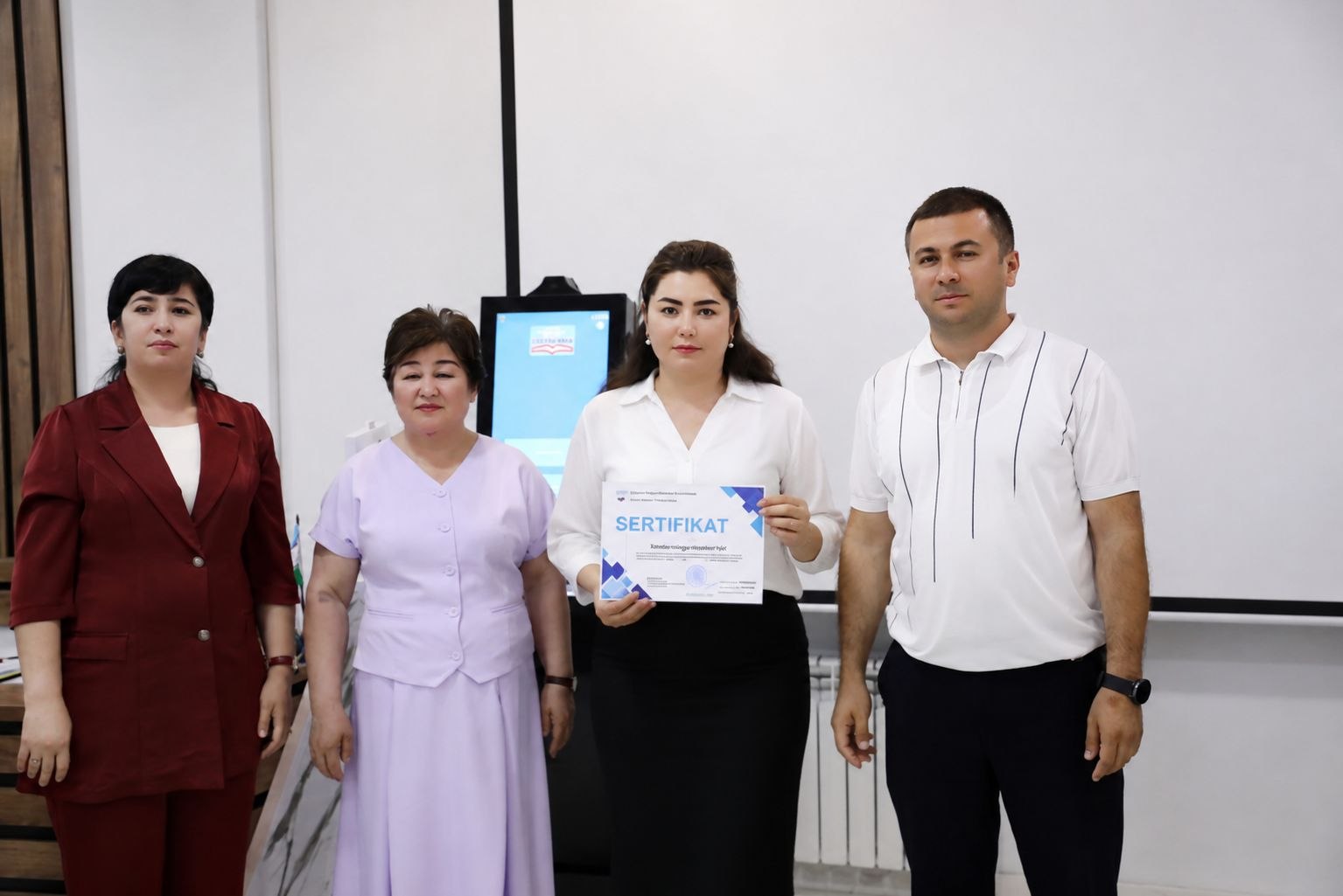 Jizzax viloyati axborot-kutubxona markazida Respublika axborot-kutubxona markazi tomonidan tashkil etilgan sayyor o‘quv kurslari muvaffaqiyatli yakunlandi