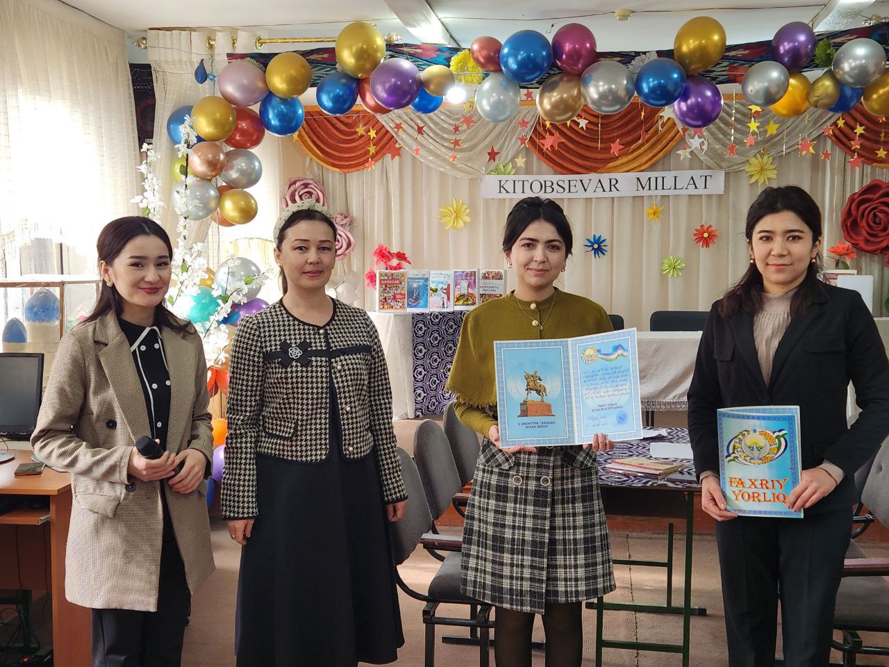 "Kitobsevar millat" shiori ostida kitobxonlik oyligi o'tkazilmoqda.