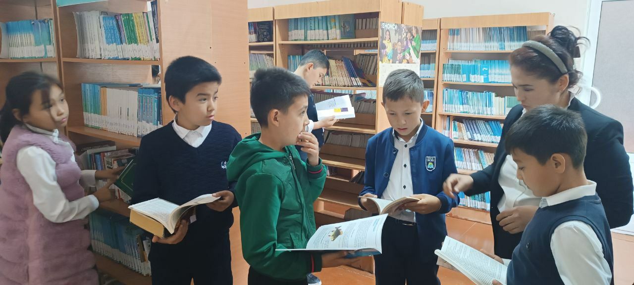 " Bilimlar maskani kutubxonaga sayohat " tashkil qilindi.